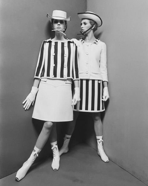 Typical fashion style of the 60s 6