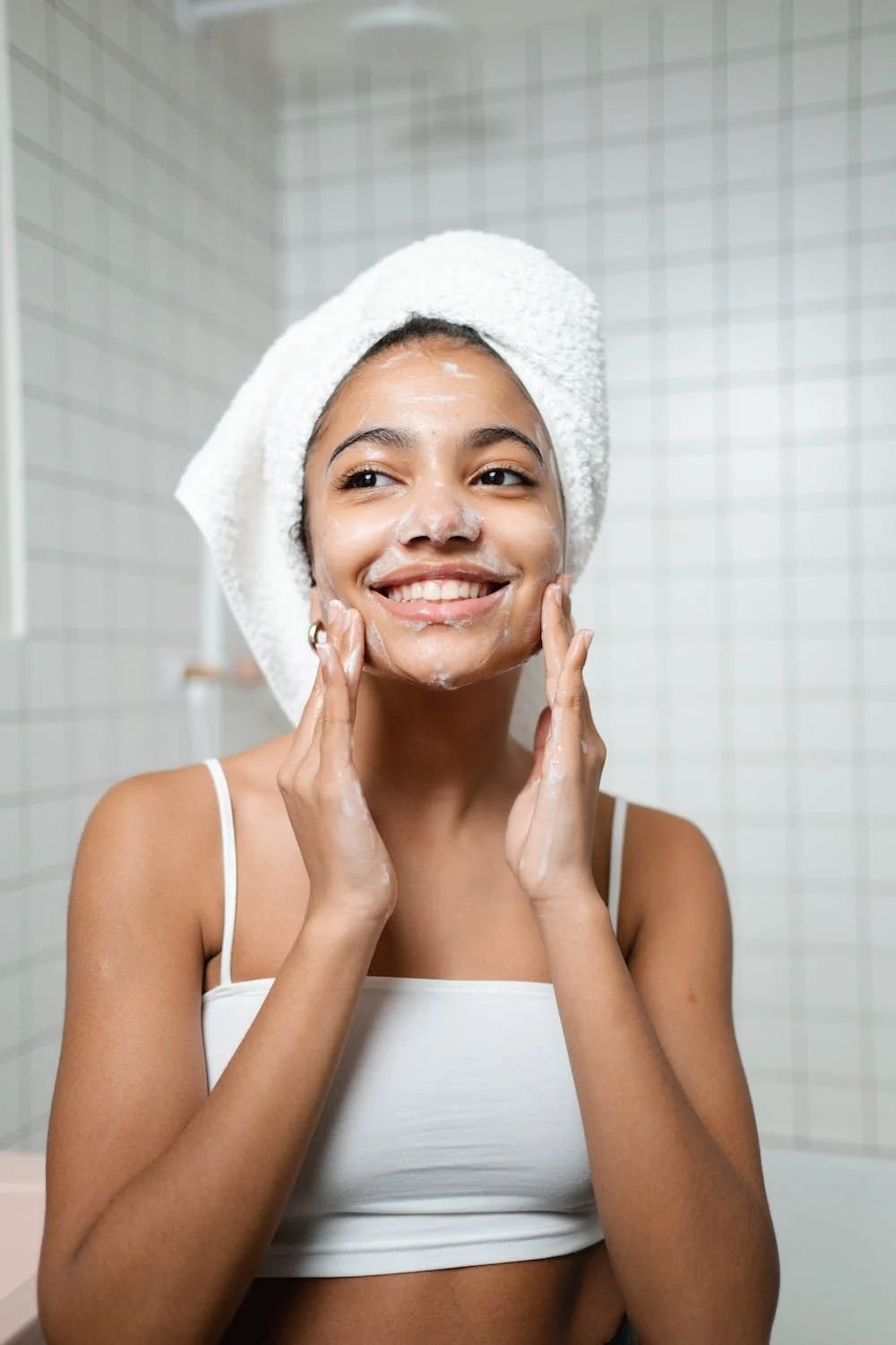 Facial cleansers that help you improve dry skin range from affordable to high-end 1