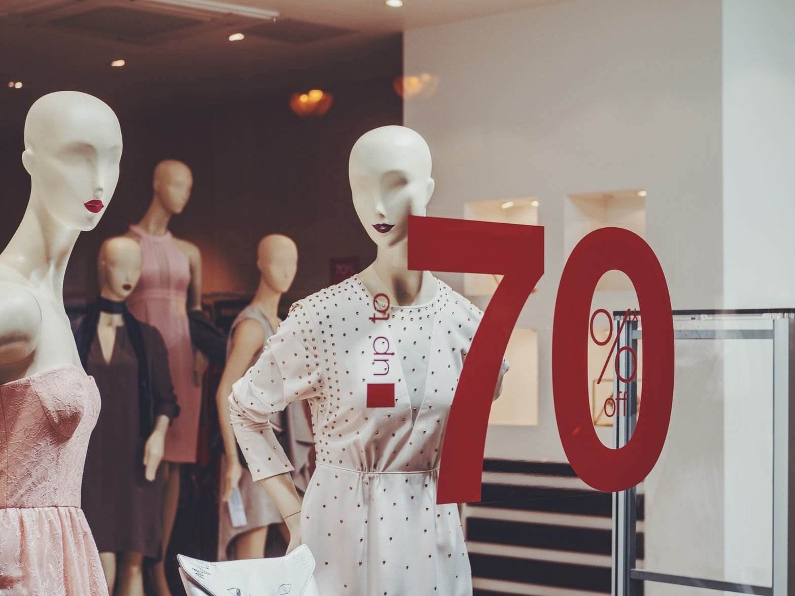 `Follow the pulse` of the fashion shopping habits of the 12 zodiac signs 3