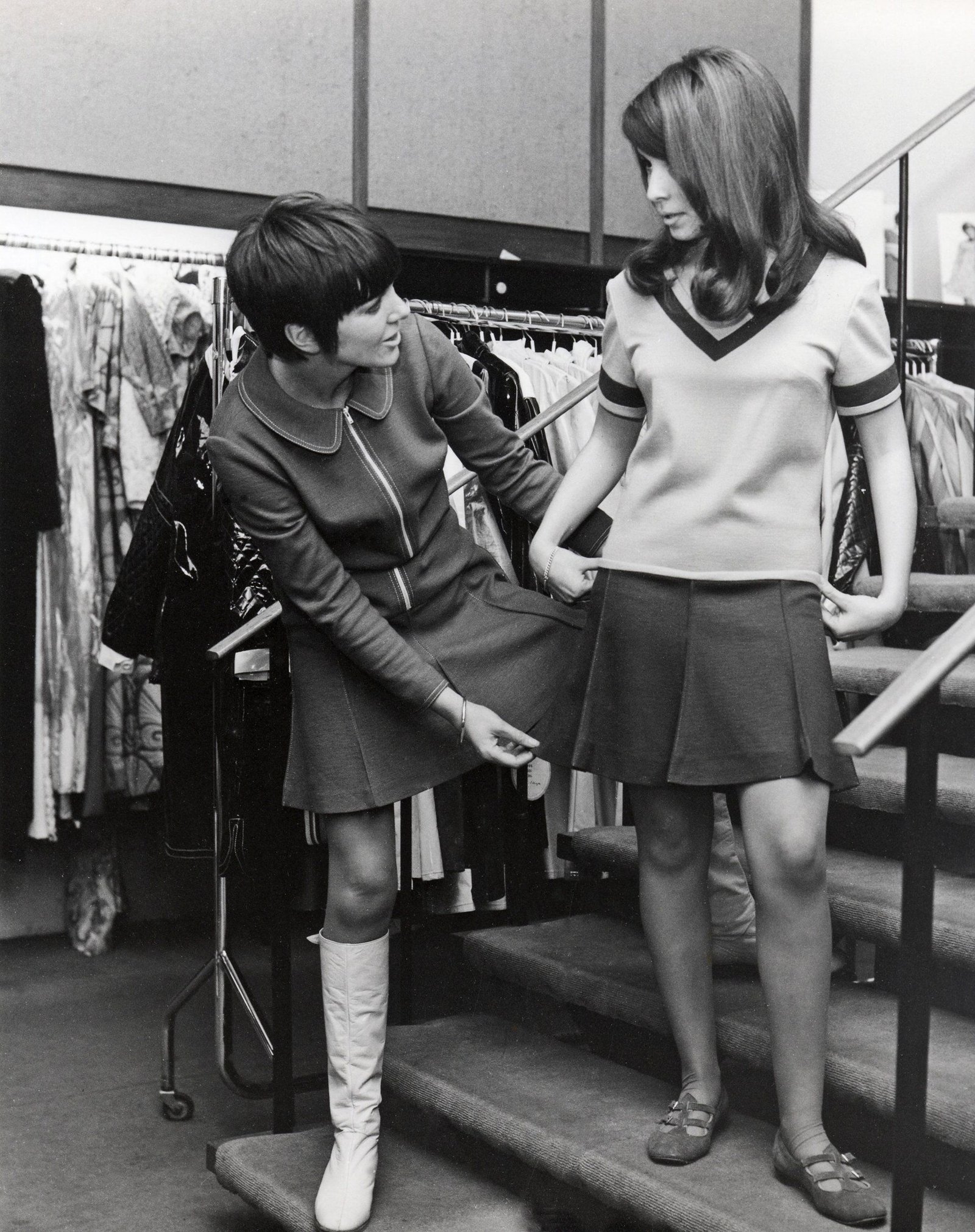 5 iconic designs that created the fashion wave of the 60s 3